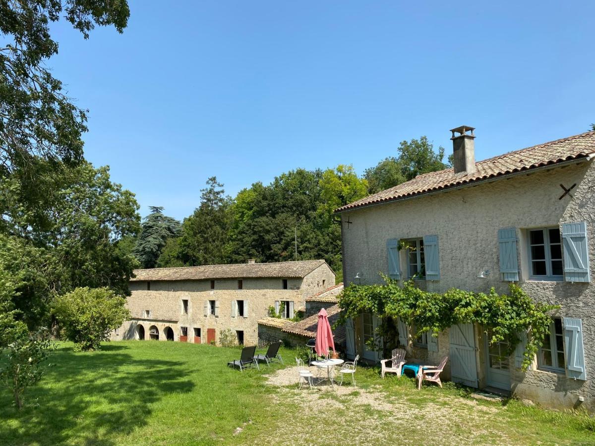 Chateau Des Loups - Les Pommiers Echire Buitenkant foto